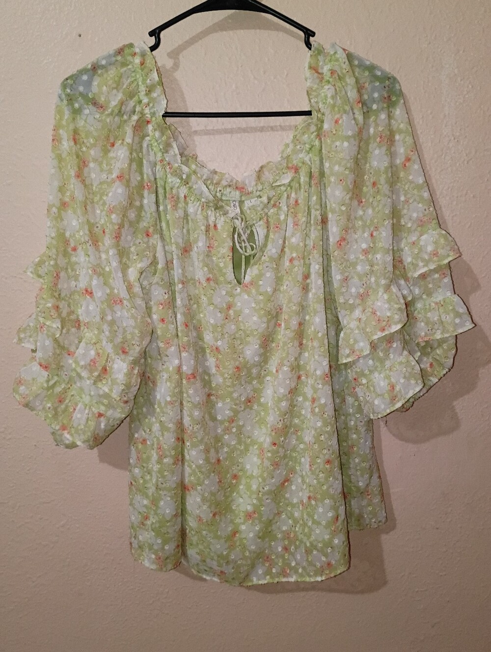 😍 8/$10 SALE  Cato Size Large Layered Blouse